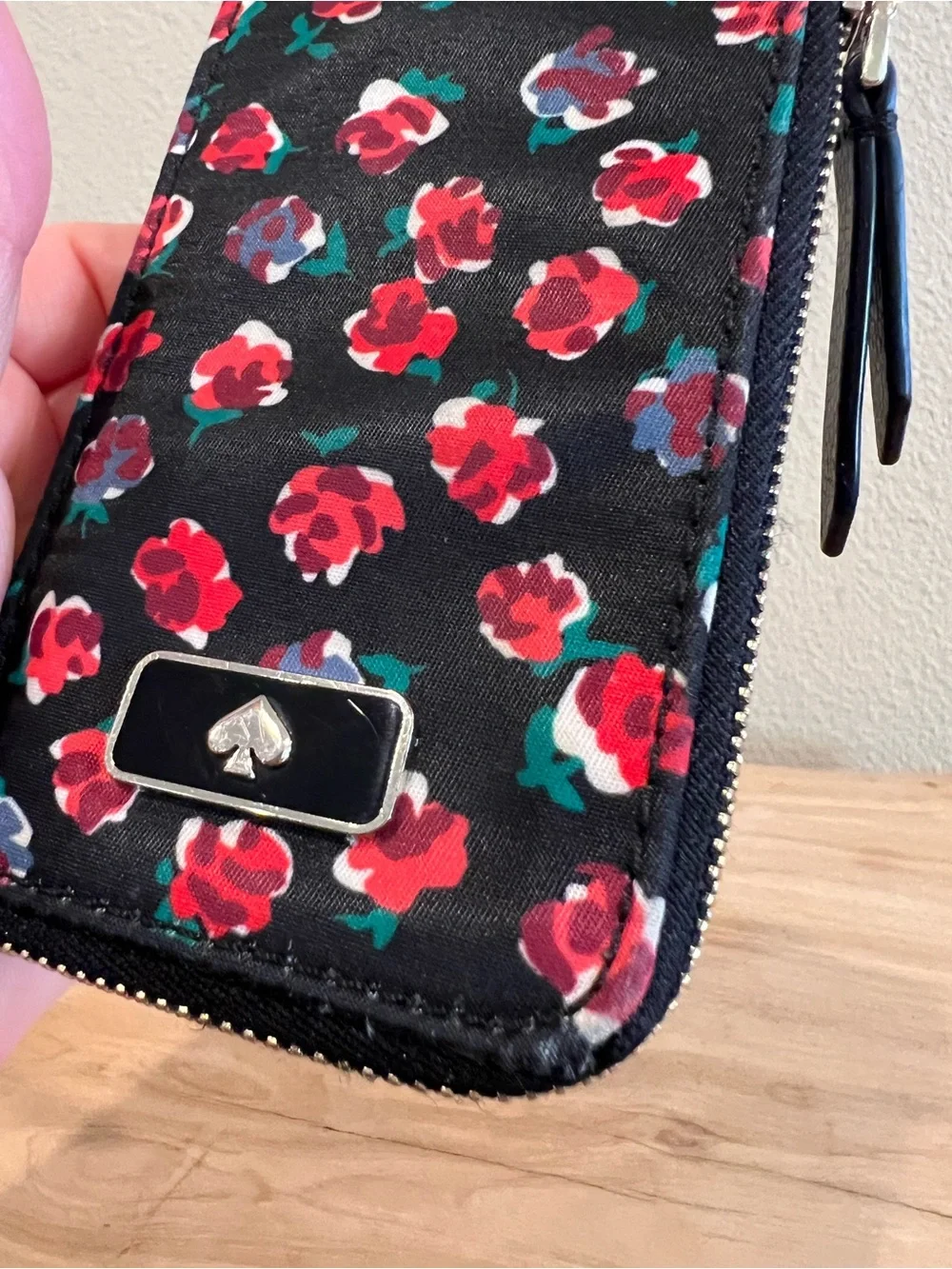kate spade black floral card case with red roses